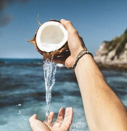 코코넛 워터 효과 11가지: 매일 마셨을 때 효과